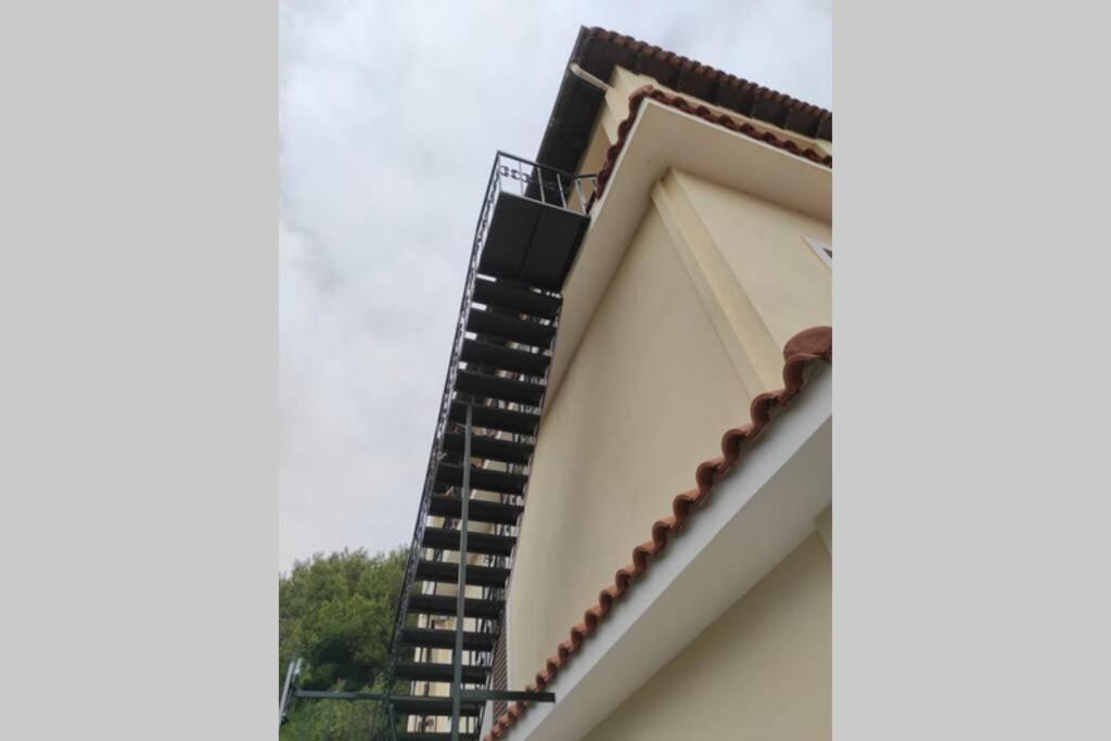 Villa Artemis Penthouse 10 Minute From National Airport Extérieur photo